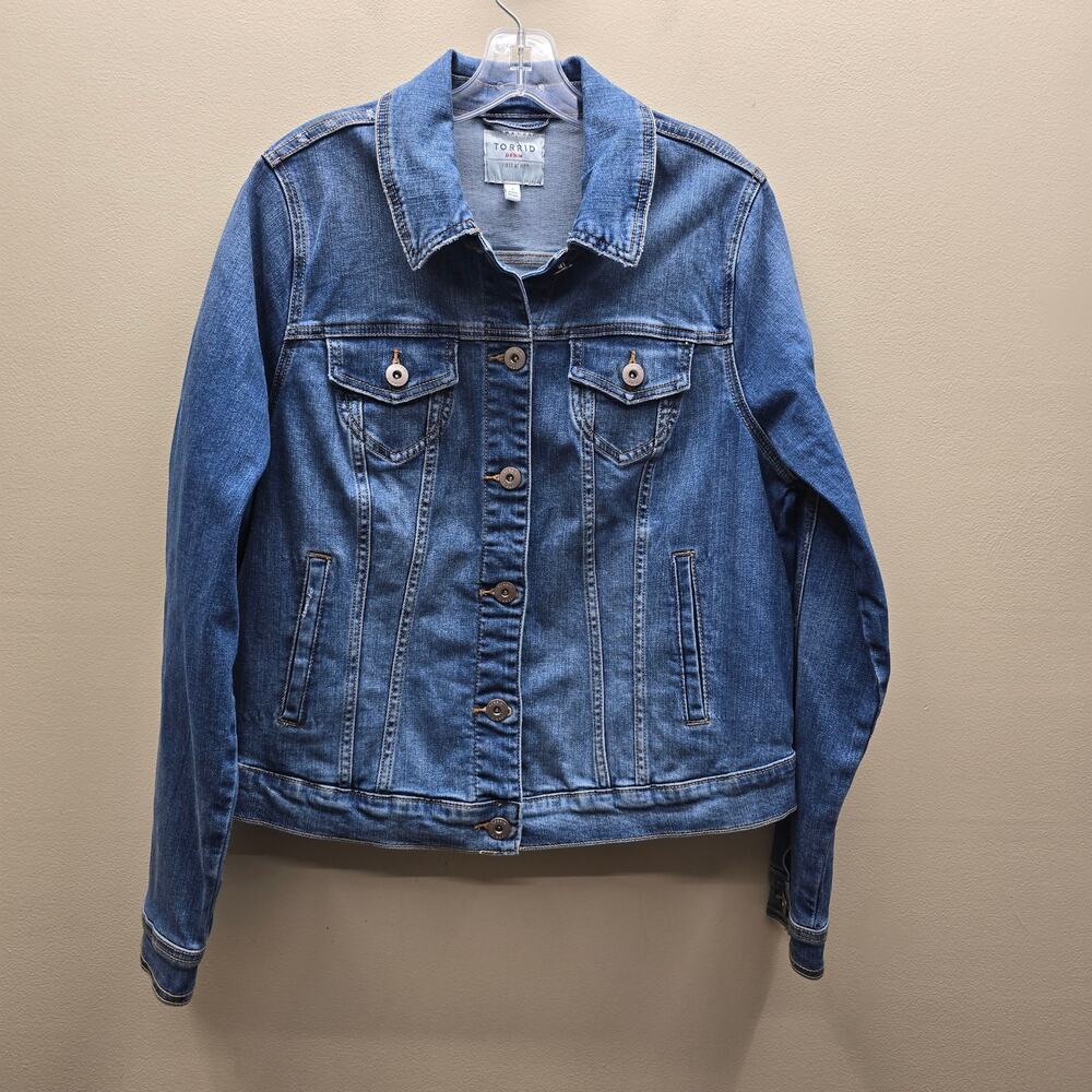 Torrid Women's Denim Button-Front Trucker Jacket Concert Streetwear Blue SZ 1X